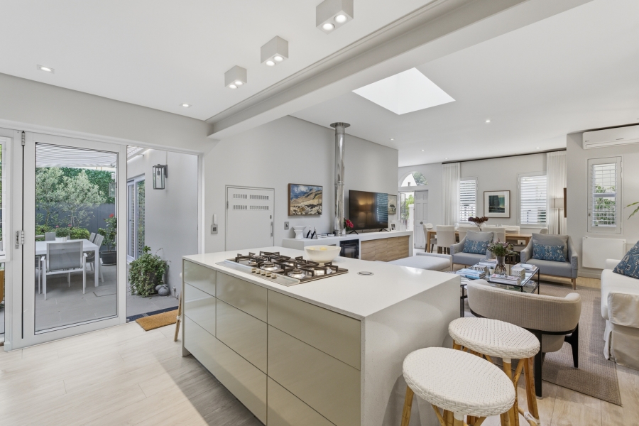 2 Bedroom Property for Sale in Green Point Western Cape